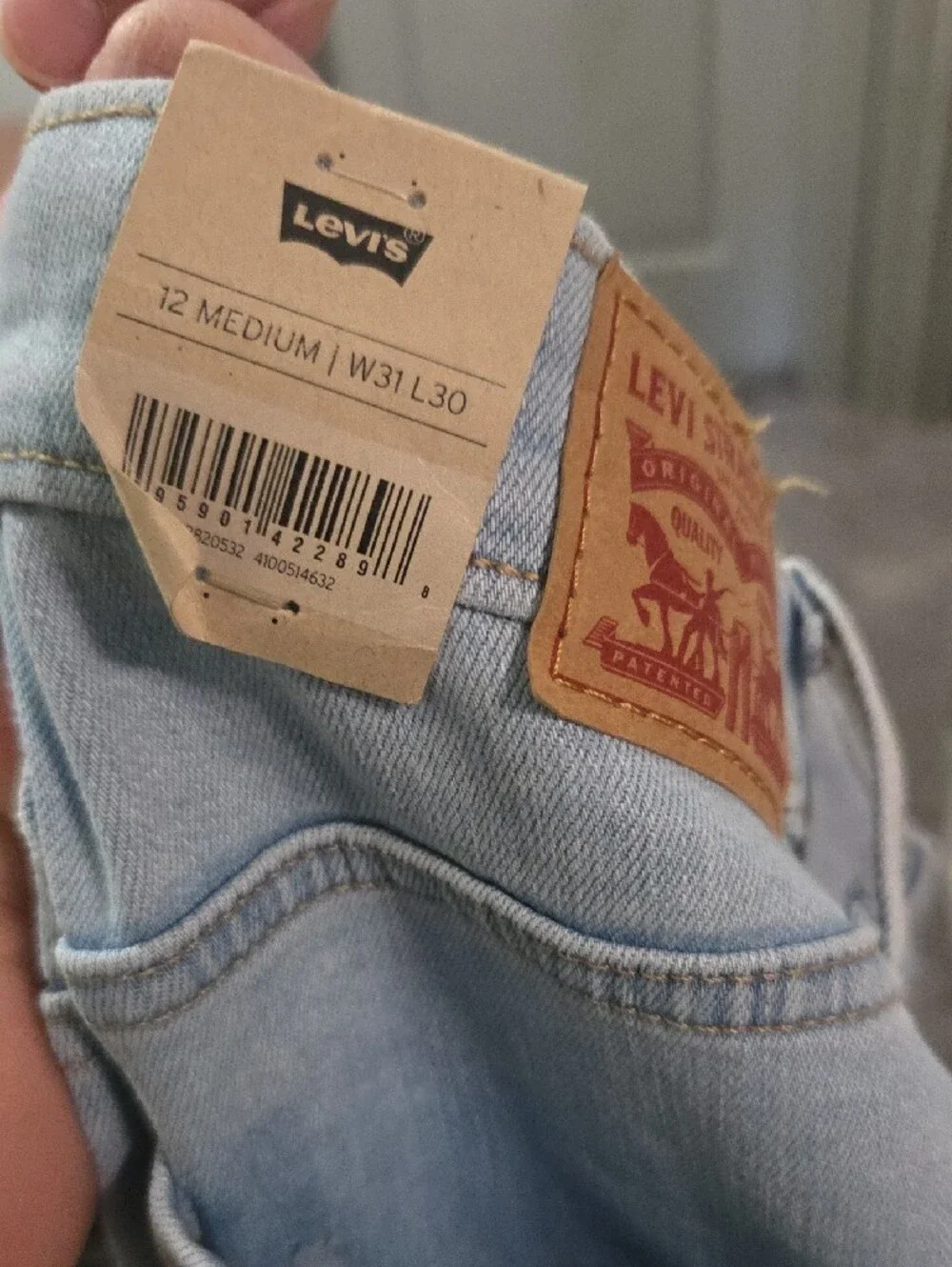 Levi's Women's Light Blue Distressed Skinny Jeans - Picture 8 of 9